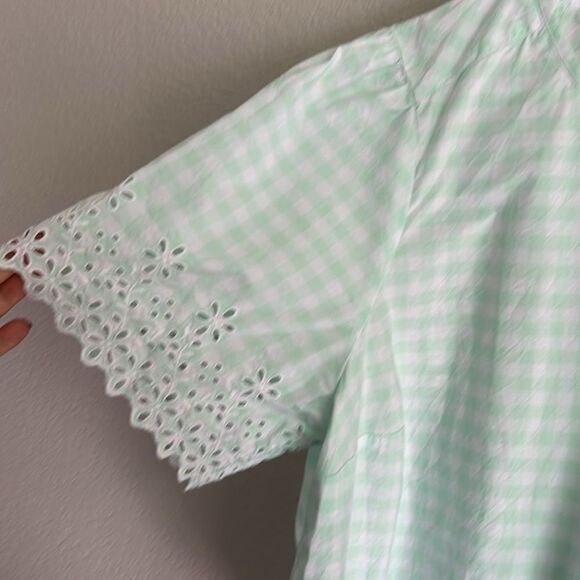 Draper James blouse impeccable size 1x light checked green and white - Picture 2 of 11